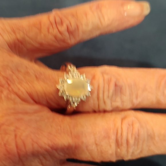 Natural Ethiopian White Opal Ring - Picture 6 of 10